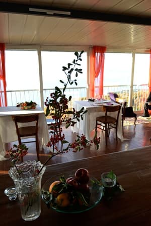 thumbnail: Breakfast area