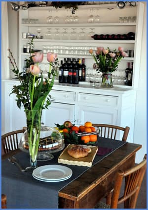 thumbnail: Breakfast area