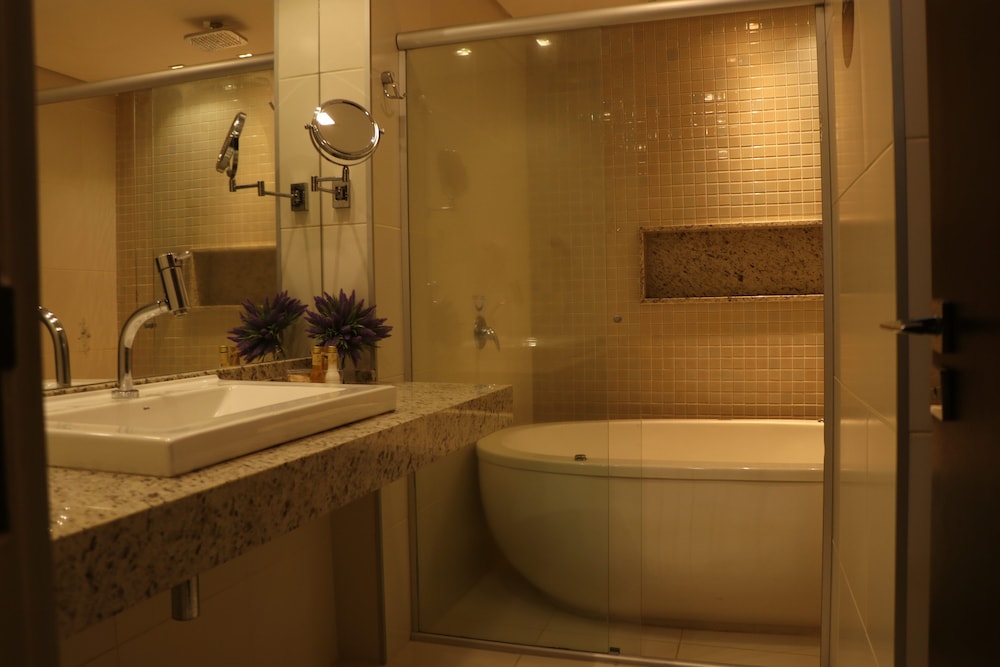 Private spa tub