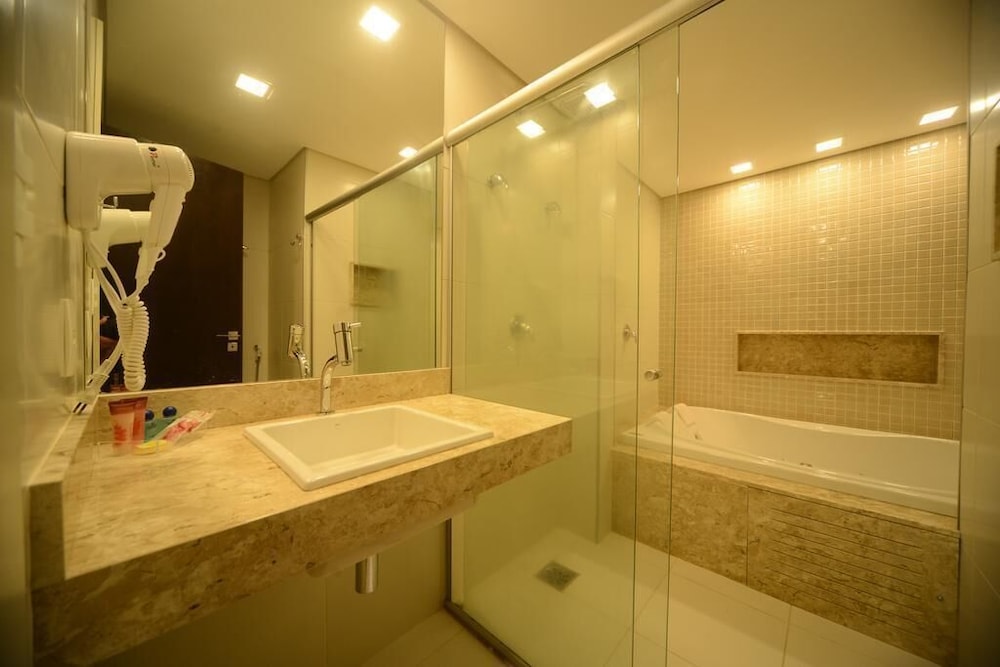 Jetted tub