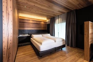 thumbnail: Interior detail