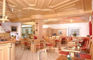 thumbnail: Bar (on property)