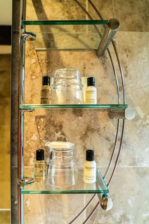 thumbnail: Bathroom amenities