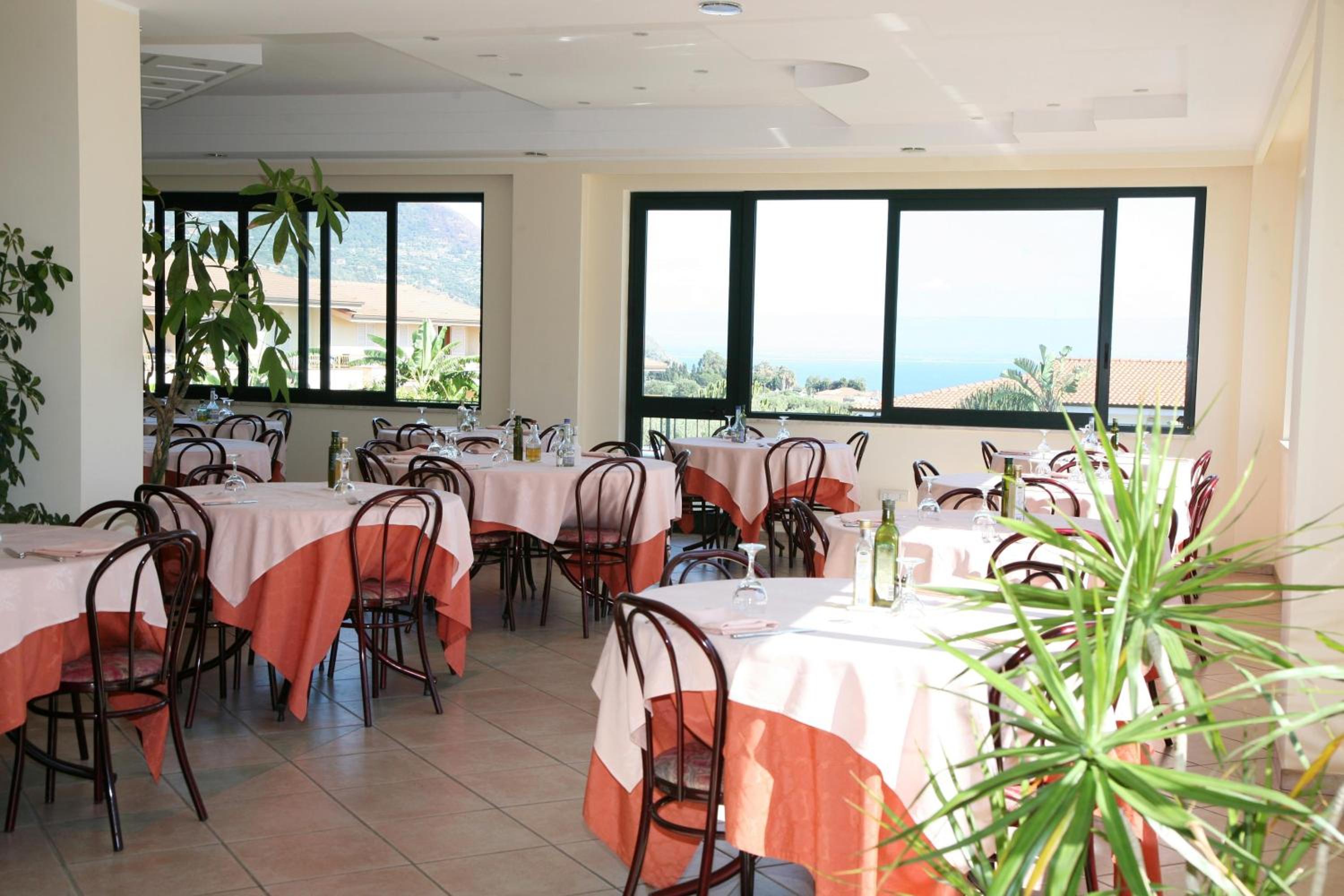 Restaurant-cafeteria