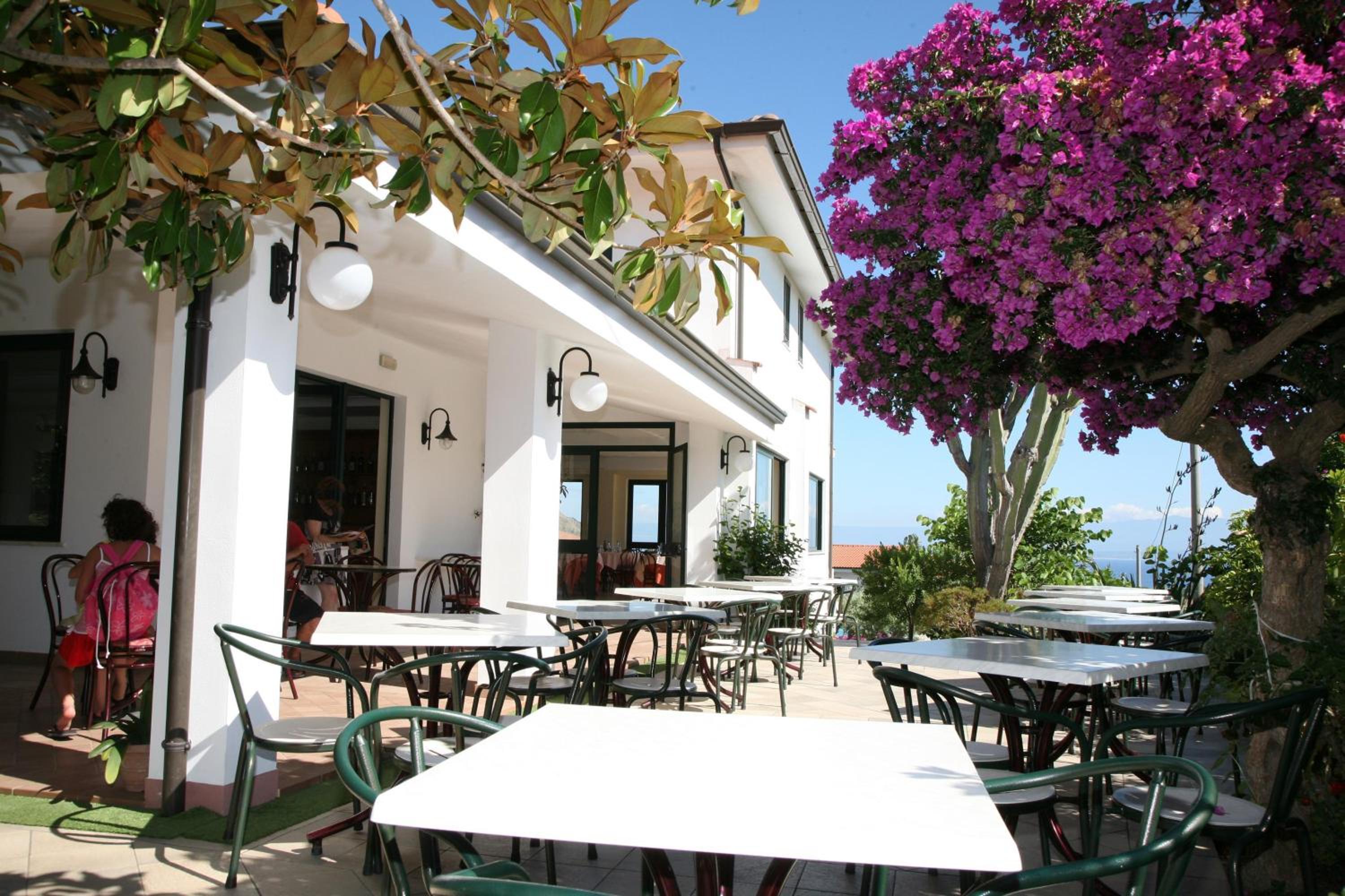 Restaurant-cafeteria