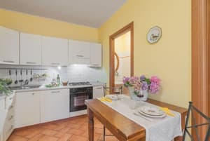 thumbnail: In-room dining