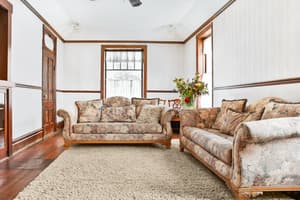 thumbnail: Lobby sitting area