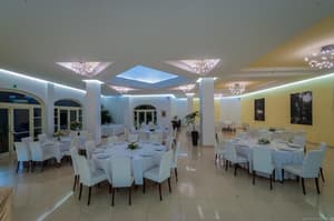 thumbnail: Banquet hall