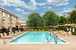 thumbnail: Swimming Pool