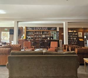 thumbnail: Lobby lounge