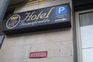 thumbnail: Exterior detail