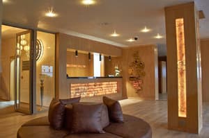 thumbnail: Lobby sitting area