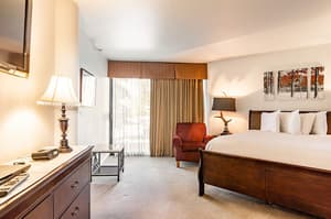 thumbnail: In-room dining