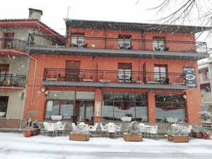 thumbnail: Front of property