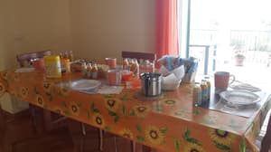 thumbnail: Breakfast area