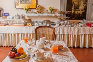 thumbnail: Breakfast area