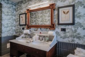 thumbnail: Bathroom