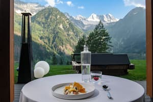 thumbnail: Restaurant