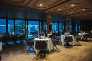 thumbnail: Restaurant