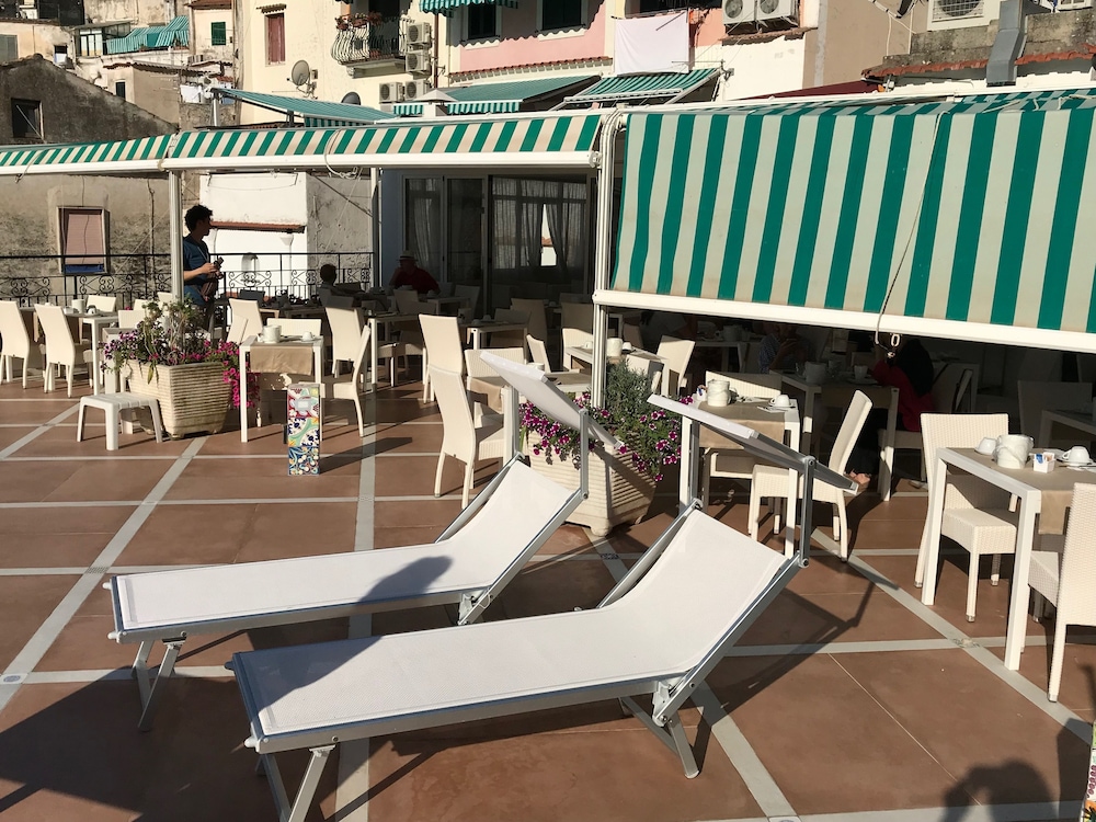 Sundeck
