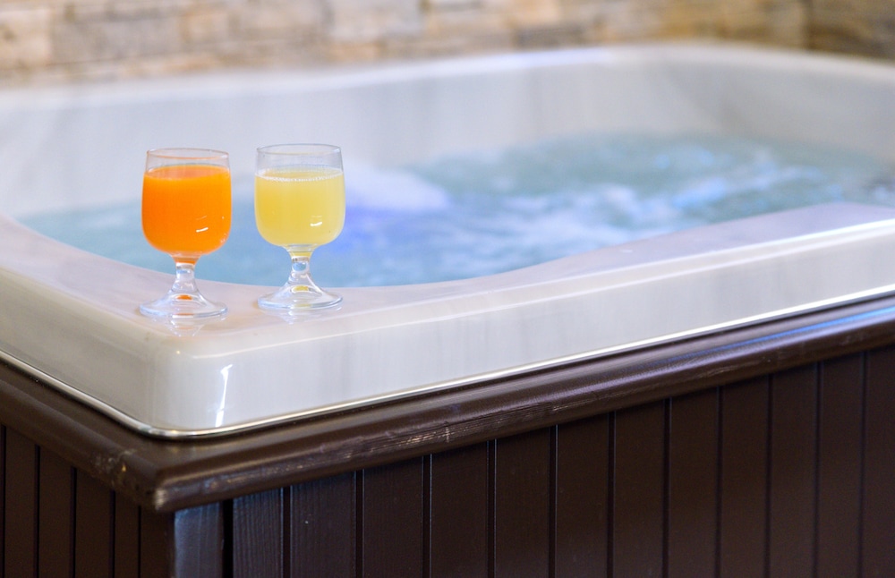 Private spa tub