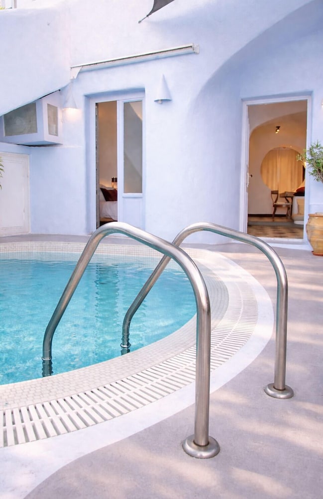 Private pool