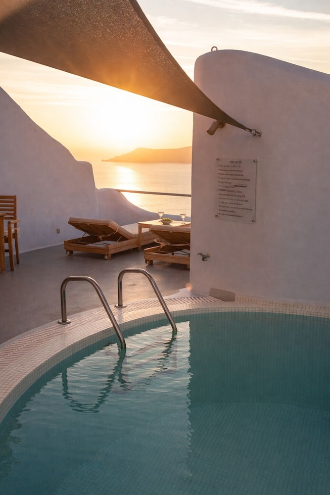 Private pool