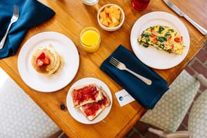 thumbnail: Breakfast area