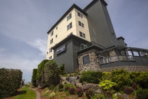 thumbnail: Exterior