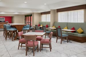 thumbnail: Breakfast area