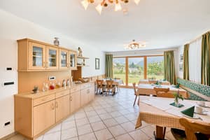 thumbnail: Breakfast area