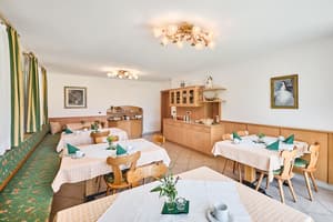 thumbnail: Breakfast area