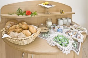 thumbnail: Breakfast area