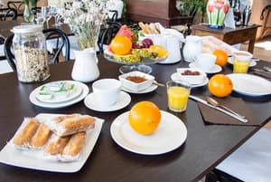 thumbnail: Breakfast area