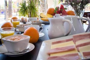 thumbnail: Breakfast area