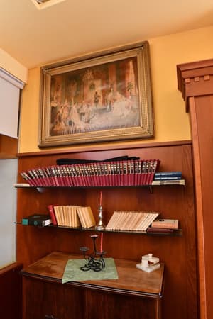 thumbnail: Interior detail