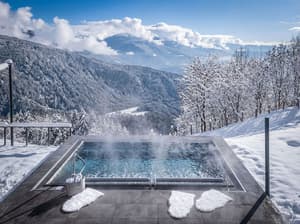 thumbnail: Outdoor spa tub
