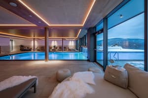thumbnail: Infinity pool