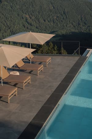 thumbnail: Infinity pool