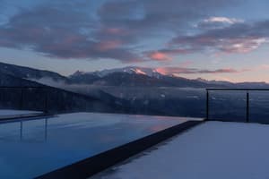 thumbnail: Infinity pool