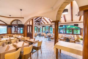 thumbnail: Restaurant