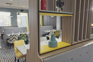 thumbnail: Restaurant