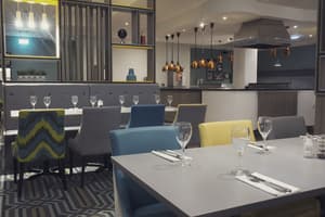 thumbnail: Restaurant