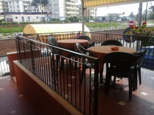 thumbnail: Outdoor dining