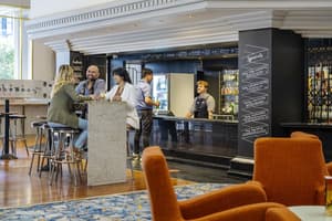 thumbnail: Bar (on property)