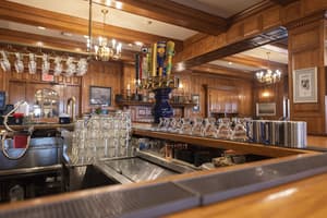 thumbnail: Bar (on property)