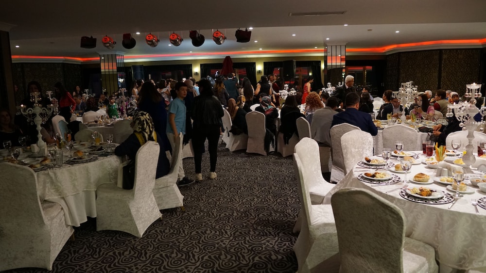 Banquet hall