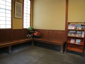 thumbnail: Lobby sitting area