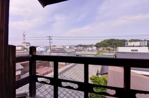thumbnail: Balcony view