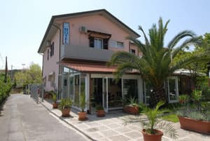 thumbnail: Exterior